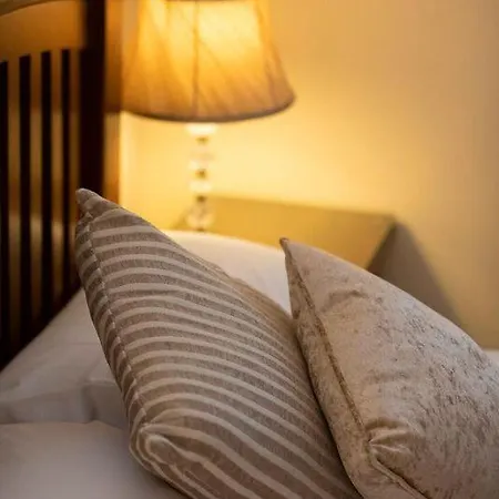 Heather House * Laragh